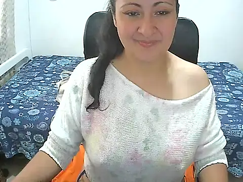 Snapshot of SenthiX chatting on 17, 10, 2025 SenthiX online show from 17, 10, 2025