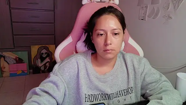 MommyMiaWs online show from 29, 7, 2026