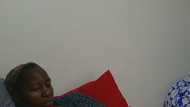 sluttylaura21 online show from 4, 12, 2025