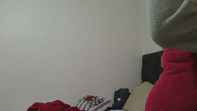 sluttylaura21 online show from 14, 5, 2026