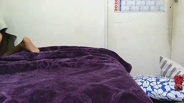 sluttylaura21 online show from 30, 5, 2026