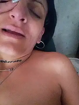 estefyzapata online show from 13, 1, 2026