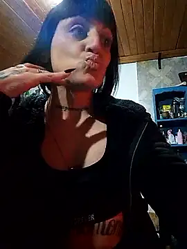 estefyzapata online show from 29, 4, 2026