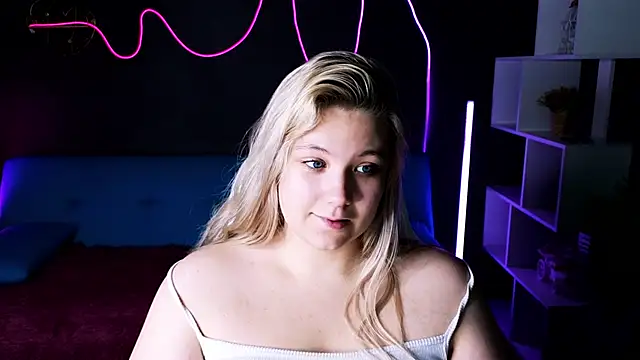 DjennaPalme online show from 10, 12, 2024