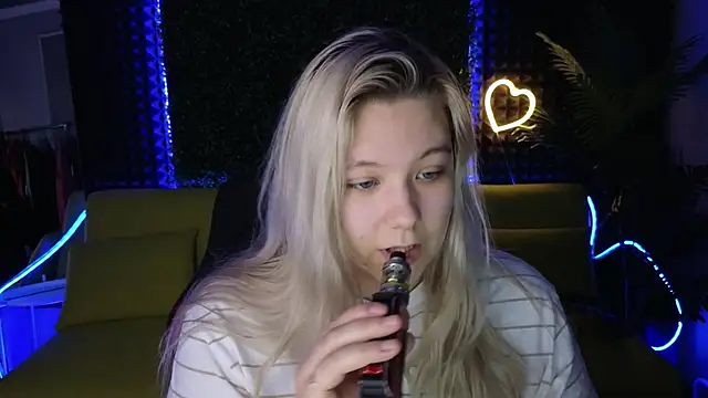 DjennaPalme online show from 15, 12, 2024