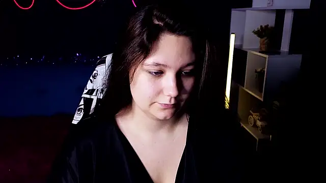 DjennaPalme online show from 5, 1, 2025