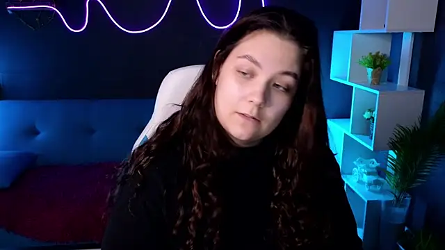 DjennaPalme online show from 1, 2, 2025