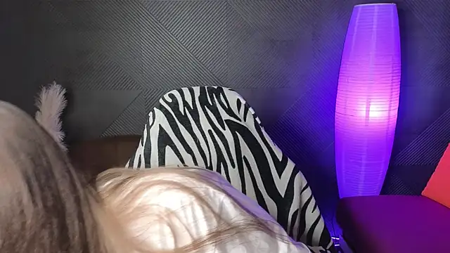 DjennaPalme online show from 9, 2, 2025