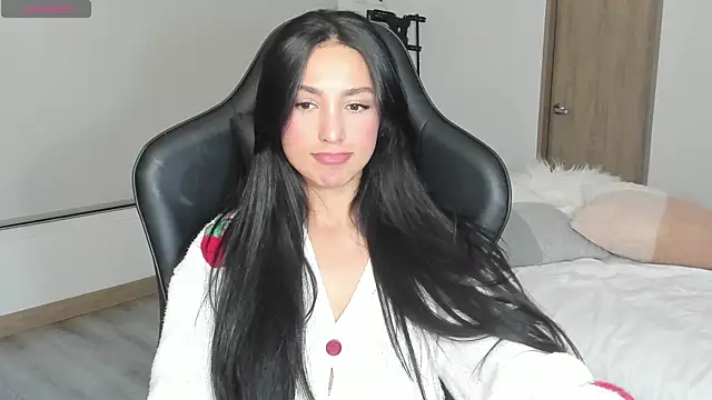 EvaMoet online show from 1, 3, 2025