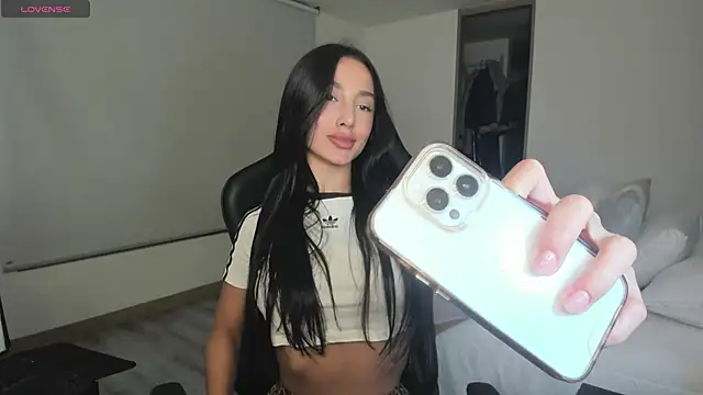 EvaMoet online show from 12, 3, 2025