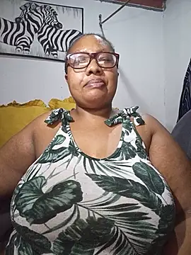 Snapshot of YELLOW_BONE chatting on 27, 6, 2026 YELLOW BONE online show from 27, 6, 2026