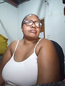 Snapshot of YELLOW_BONE chatting on 7, 7, 2026 YELLOW BONE online show from 7, 7, 2026