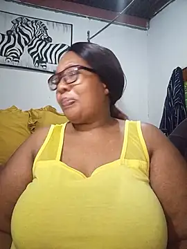 Snapshot of YELLOW_BONE chatting on 14, 7, 2026 YELLOW BONE online show from 14, 7, 2026