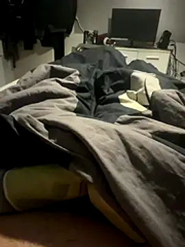 Snapshot of spritzerboy23 chatting on 21, 12, 2025 spritzerboy23 online show from 21, 12, 2025