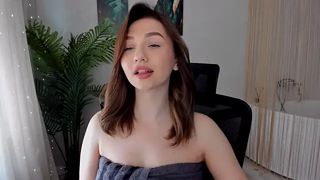 Snapshot of GracefulLook chatting on 28, 2, 2025 GracefulLook online show from 28, 2, 2025