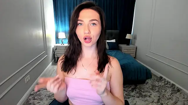 Snapshot of GracefulLook chatting on 14, 9, 2025 GracefulLook online show from 14, 9, 2025