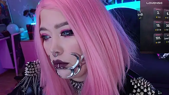 wickedxqueen online show from 11, 12, 2024