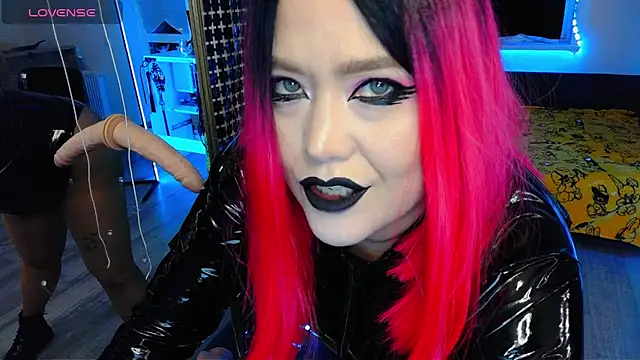 Snapshot of wickedxqueen chatting on 19, 4, 2026 wickedxqueen online show from 19, 4, 2026