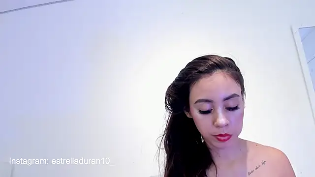 Snapshot of Estrella_Duran chatting on 17, 12, 2024 Estrella Duran online show from 17, 12, 2024