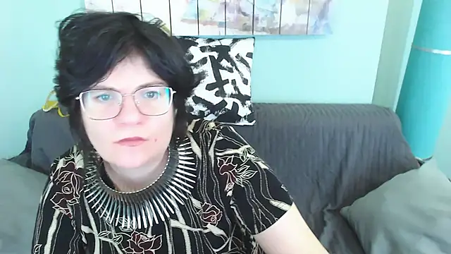 EverlyRays online show from 6, 3, 2025