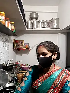 Snapshot of Riyaa-Devi chatting on 18, 12, 2024 Riyaa-Devi online show from 18, 12, 2024