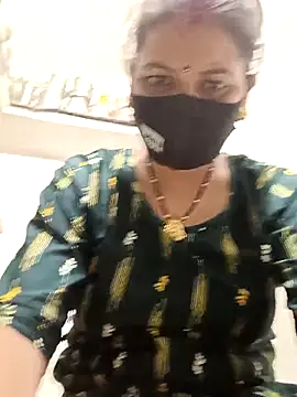 Snapshot of Riyaa-Devi chatting on 9, 10, 2025 Riyaa-Devi online show from 9, 10, 2025