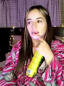 Snapshot of Natalia_Suarez chatting on 7, 1, 2025 Natalia Suarez online show from 7, 1, 2025