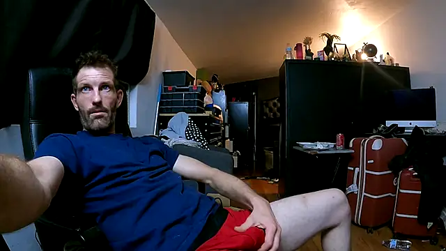 Snapshot of leanjamesdean chatting on 13, 11, 2025 leanjamesdean online show from 13, 11, 2025