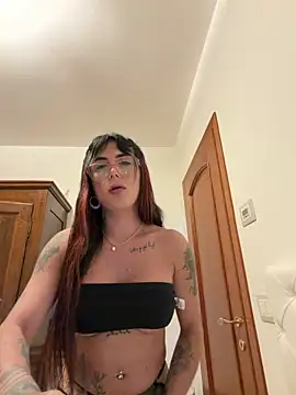 Snapshot of missdirtyhot_ chatting on 10, 5, 2026 missdirtyhot online show from 10, 5, 2026