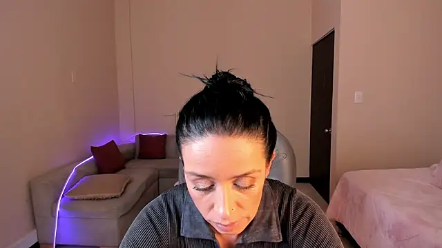 Snapshot of Kristen_Garner chatting on 1, 6, 2026 Kristen Garner online show from 1, 6, 2026
