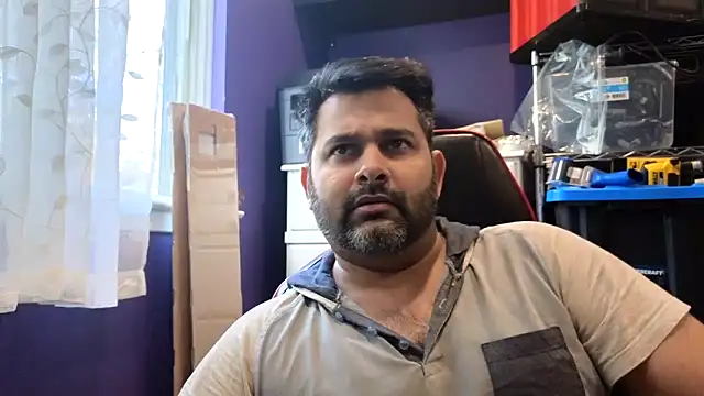 Snapshot of Sakhtlaundaz chatting on 8, 5, 2026 Sakhtlaundaz online show from 8, 5, 2026