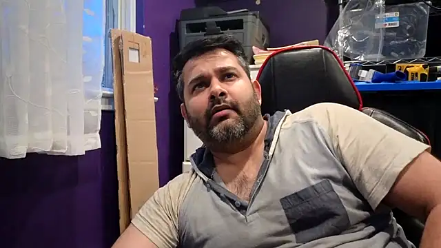 Snapshot of Sakhtlaundaz chatting on 11, 5, 2026 Sakhtlaundaz online show from 11, 5, 2026