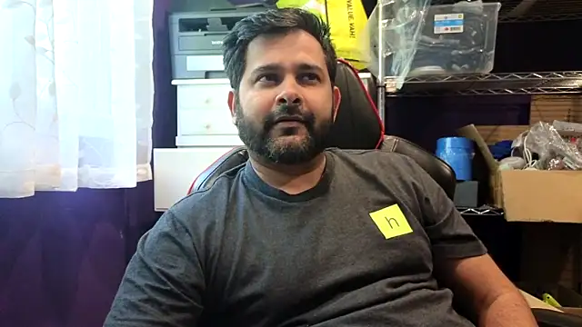 Snapshot of Sakhtlaundaz chatting on 10, 6, 2026 Sakhtlaundaz online show from 10, 6, 2026