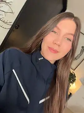 Snapshot of AmelieLaurent_ chatting on 29, 7, 2026 AmelieLaurent online show from 29, 7, 2026