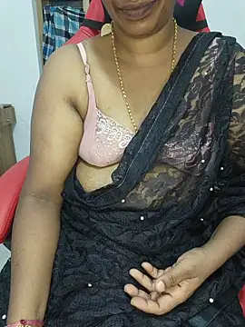 Snapshot of Malluivaniya chatting on 5, 12, 2025 Malluivaniya online show from 5, 12, 2025