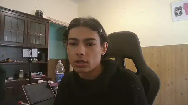 Snapshot of calliemaggotbone chatting on 18, 4, 2026 calliemaggotbone online show from 18, 4, 2026
