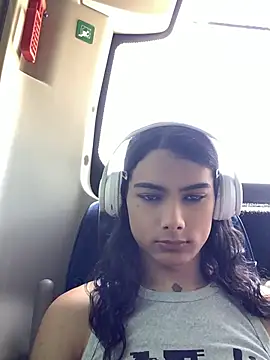 Snapshot of calliemaggotbone chatting on 21, 6, 2026 calliemaggotbone online show from 21, 6, 2026