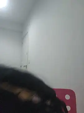 bruneta sexy23 online show from 27, 5, 2026