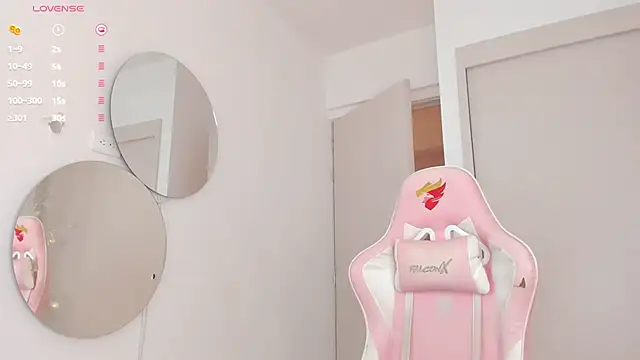 mia yourmommy online show from 21, 3, 2025