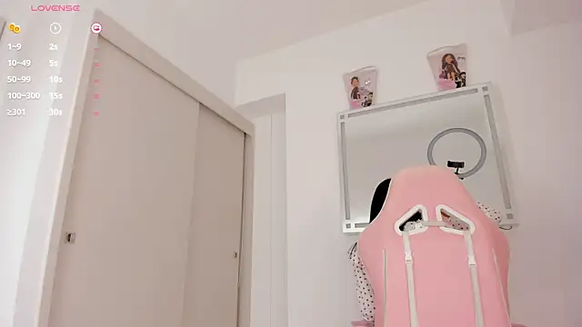 mia yourmommy online show from 10, 9, 2025