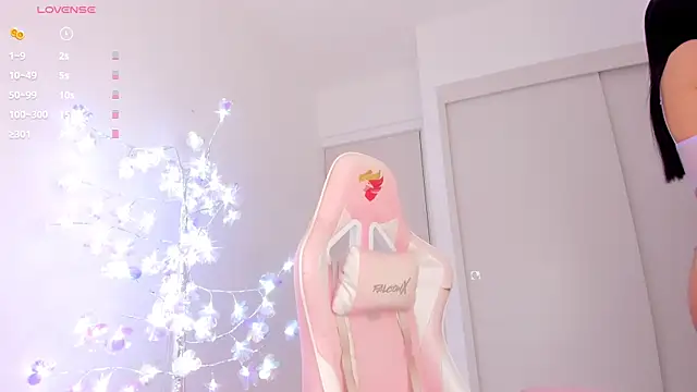 mia yourmommy online show from 17, 12, 2025