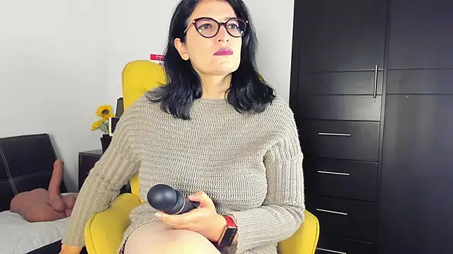 Snapshot of adriana71 chatting on 3, 7, 2026 adriana71 online show from 3, 7, 2026
