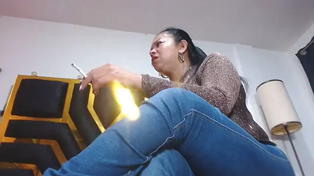 Helennahot online show from 15, 4, 2026