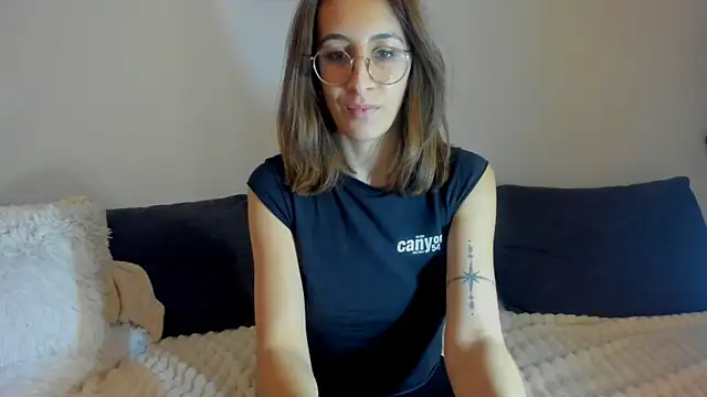 DesireMore90 online show from 3, 2, 2026