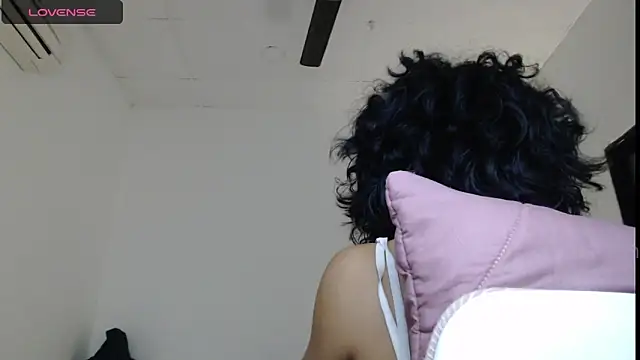 Snapshot of Putaku_San chatting on 10, 10, 2025 Putaku San online show from 10, 10, 2025