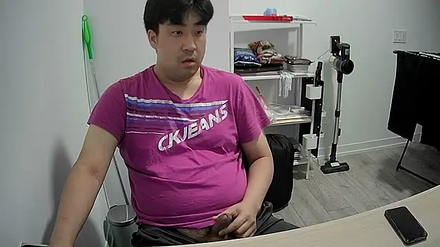 Snapshot of Koreanboy171 chatting on 13, 6, 2026 Koreanboy171 online show from 13, 6, 2026