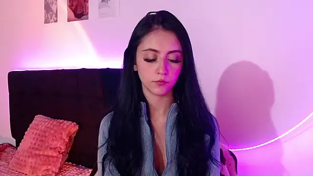 Snapshot of Coralinnee_ chatting on 7, 3, 2025 Coralinnee  online show from 7, 3, 2025