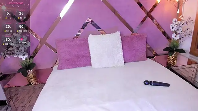 SHANONCLARK online show from 24, 2, 2025