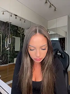 Snapshot of MileySin1111 chatting on 2, 12, 2025 MileySin1111 online show from 2, 12, 2025