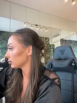 Snapshot of MileySin1111 chatting on 3, 2, 2026 MileySin1111 online show from 3, 2, 2026